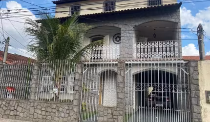 VENDA DE CASA 5 QUATOS NO BARREIRA CRAVO - BC330