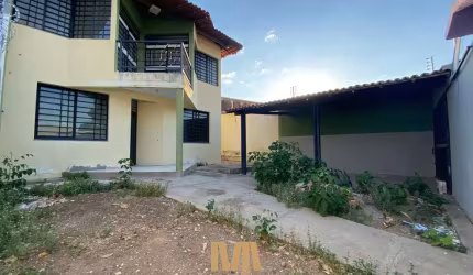 Aluga-se | Casa Com 03 Quartos no bairro Ininga - R$ 2.800,00