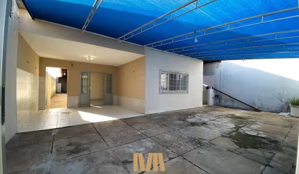 Casa com 06 Quartos | 300m² a Venda no Bairro São João