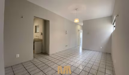 Aluga-se | Apartamento Com 03 Quartos no Centro Sul