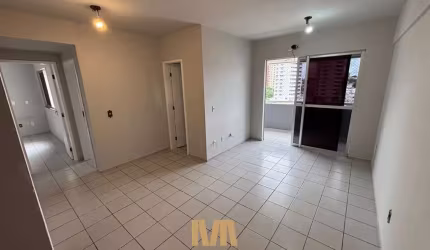 Apartamento com 03 Quartos à Venda no Ed. Vernon