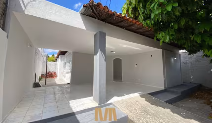 Aluga-se | Casa com 03 Quartos | 390m² no Bairro de Fátima