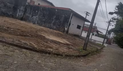 Lote de Terreno a 400 mts da Praia.