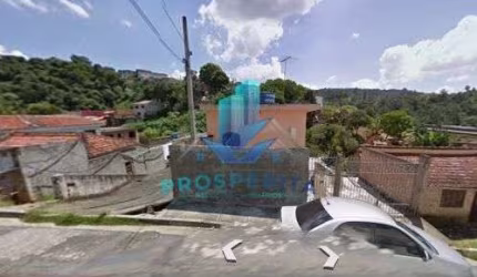 Casa padrão em terreno no centro de Cotia , facil acesso para a Raposo Tavares