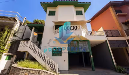 Petit Village - Casa em Condomínio - Elegante residência tipo Maison Vert - GRANJA VIANA