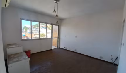 Amplo Apartamento 2 quartos, dependência e vaga
