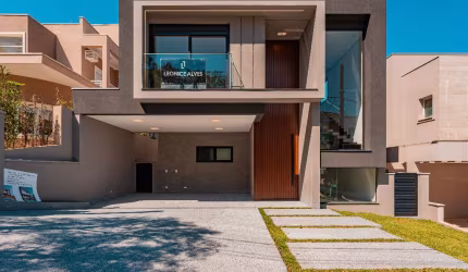 CASA MODERNA COM FAIXADA IMPONENTE