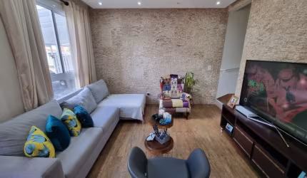 Casa aconchegante para locação em condomínio