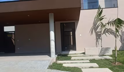 CASA  FINO ACABAMENTO - CONDOMINIO ARUANÂ