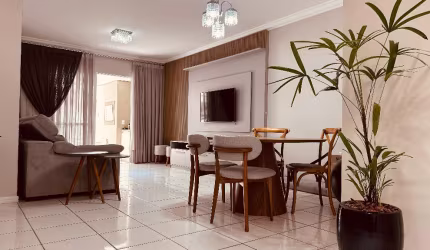 Apartamento 03 dormitórios em ótima localização em Meia Praia.