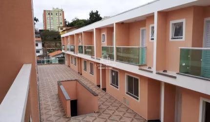 ALUGA-SE SOBRADO EM ITAQUERA - 45m² COM 2 DORMITÓRIOS E 2 SUÍTES!