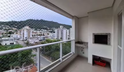 Cobertura duplex com 3 quartos em Trindade - Florianópolis - SC