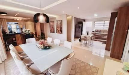 Casa com 4 quartos em Estreito - Florianópolis - SC