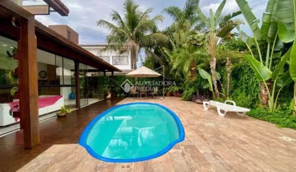 Casa à venda em Jurerê Internacional com 3 Suítes 320m²
