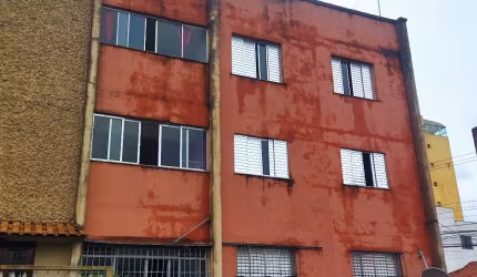 Apartamento com dois quartos e uma suíte
