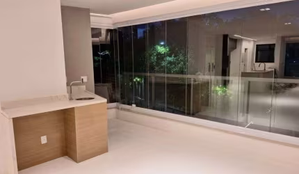 Apartamento para venda tem 147 metros quadrados com 4 quartos 2 suítes