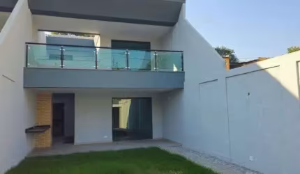 Imóvel para venda possui 180 metros quadrados com 5 quartos