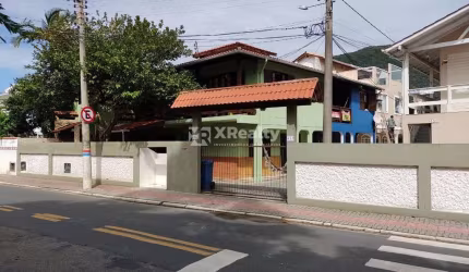 Casa com 5 quartos à venda na Avenida Antônio Borges dos Santos, 464, Armação do Pântano do Sul, Florianópolis por R$ 1.050.000
