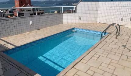 Exclusiva Cobertura Duplex no Estreito – Vista, Conectividade e Privacidade no Centro!