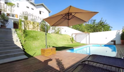 Casa Espaçosa com Piscina e 4 Dormitórios – Ideal para Morar com Conforto e Segurança!
