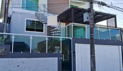 Casa à Venda no Bairro Coloninha – Florianópolis/SC 4 dormitórios | 2 suítes | Salão de festas | 120 m² privativos