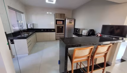 Sobrado geminado à venda em Itajaí – conforto e funcionalidade em um só lugar!