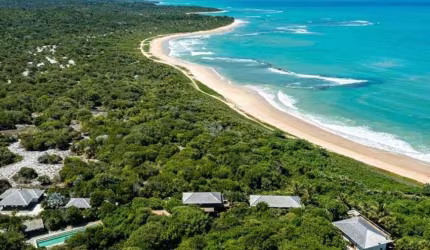 Terreno pé na areia na Praia de Itapororoca, Trancoso
