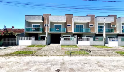 Sobrado para Venda em Guaratuba, Brejatuba, 3 dormitórios, 1 suíte, 2 banheiros, 1 vaga