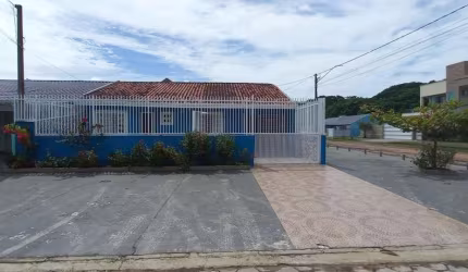 Casa para Venda em Guaratuba, Brejatuba, 3 dormitórios, 1 suíte, 1 banheiro, 2 vagas