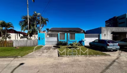 Casa para Venda em Guaratuba, Balneário Eliane, 3 dormitórios, 3 banheiros, 4 vagas