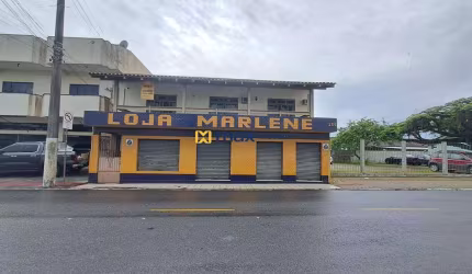 Amplo imóvel com 450 m², sala comercial e apartamento, frente para duas ruas no bairro Barra do Rio em Itajaí