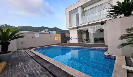 Amplo sobrado semi mobiliado com 3 suítes à venda, Fazenda, Itajaí