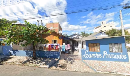 Terreno com 02 casas no bairro Municípios, Balneário Camboriú