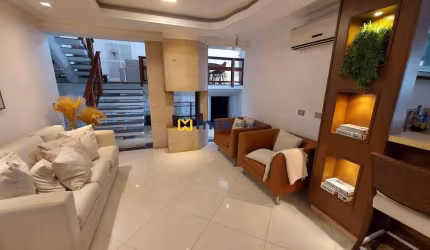 Ampla casa semi mobiliada com 6 quartos (1 suíte máster), São Judas, Itajaí