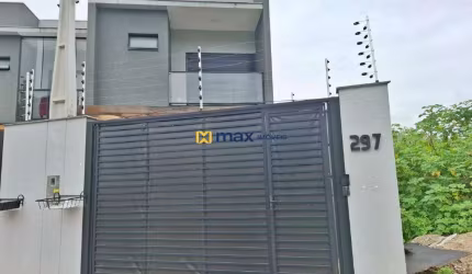 Venda: Sobrado com 3 suítes, piscina privativa e garagem para 2 carros, Rio Pequeno em Camboriú
