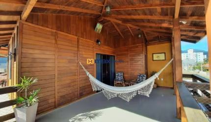 Venda: Sobrado Duplex com 3 quartos e piscina privativa no Centro - Camboriú