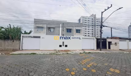 Excelente sobrado á venda com 3 dormitórios (1 suíte), São Vicente, Itajaí