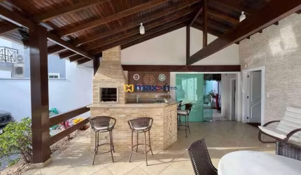 Linda casa ampla, mobiliada, 3 dormitórios (1 suíte master), Dom Bosco, Itajaí