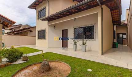 Casa ampla, 3 dormitórios (1 suíte máster), Dom Bosco, Itajaí