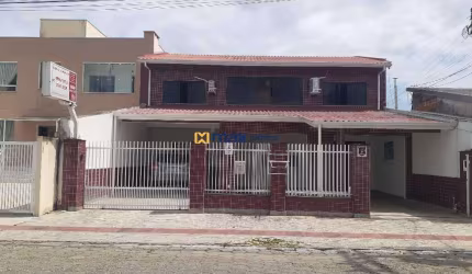 Ampla casa, 3 dormitórios (1 suíte), São Vicente, Itajaí