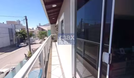 Casa com 8 dormitórios. Nações - Balneário Camboriú.