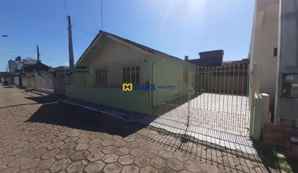 Casa mista com 2 dormitórios (1 suíte) à venda, São João, Itajaí
