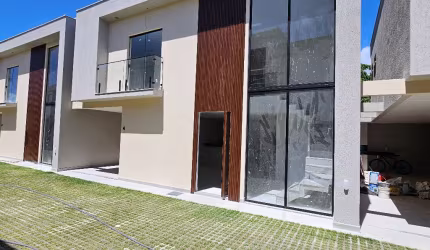 Casa Nova Duplex- 4/4, sendo 3 suítes
