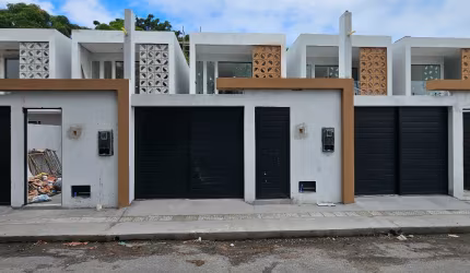 Casa Duplex- 3 suítes em Pitangueiras- Lauro de Freitas