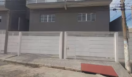 SOBRADO NOVO GEMINADO COM 130 m² - 3 Suites, 4 Vagas !!!