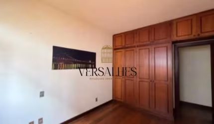 Casa para locação com 4 quartos e 3 vagas no Bairro Planalto
