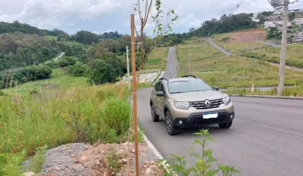 A vantagens de comprar um terreno é de criar o projeto que você quiser.