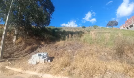Terreno de 200 m² com linda vista