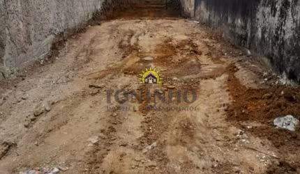 Terreno à venda no Jardim Zélia, Itaquaquecetuba  por R$ 150.000