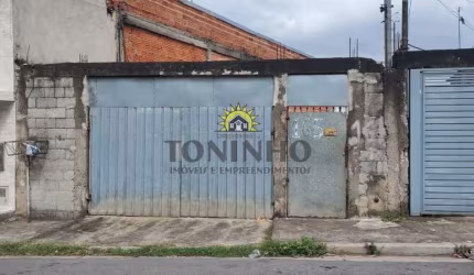 Casa com 2 quartos à venda na Vila Celeste, Itaquaquecetuba  por R$ 318.000